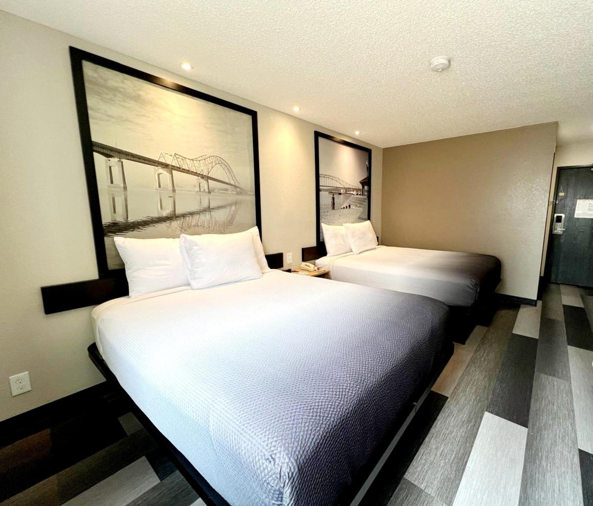 Super 8 By Wyndham Cedar Rapids Otel Dış mekan fotoğraf